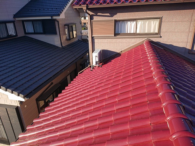 岐南町の平板瓦を使った屋根で漆喰にカビが生えて劣化、棟の取り直しも必要でした